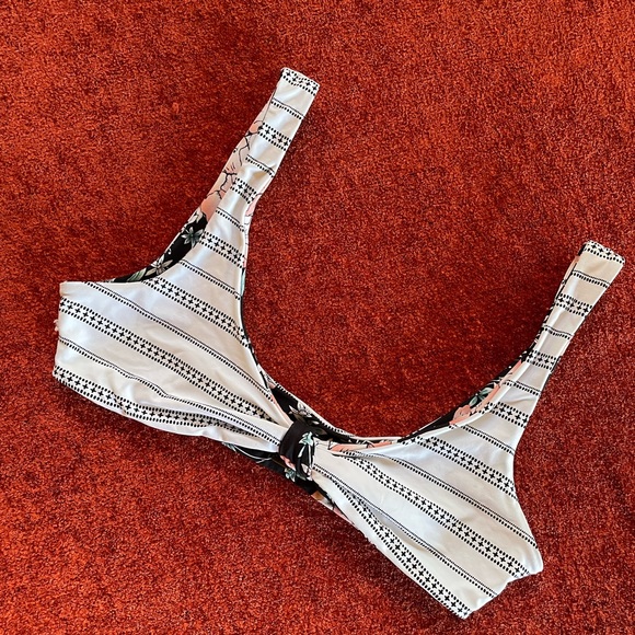 NWOT Reversible Rip Curl Bra-style Bikini - Picture 2 of 4